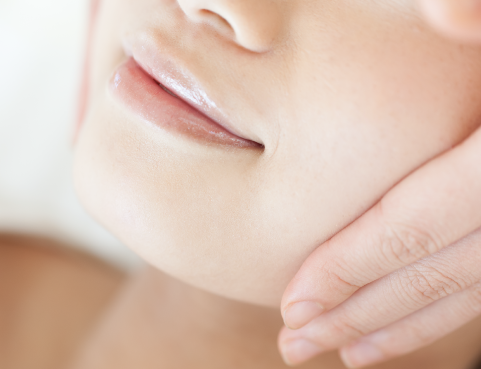 フェイシャルマッサージ